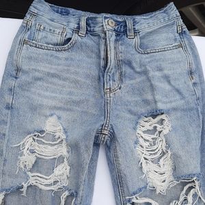 Size 4 American eagle mom jeans